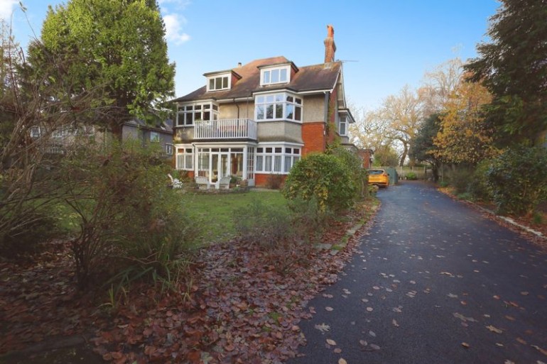 Talbot Avenue, Bournemouth