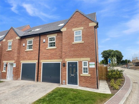 View Full Details for Pontefract Road, Featherstone