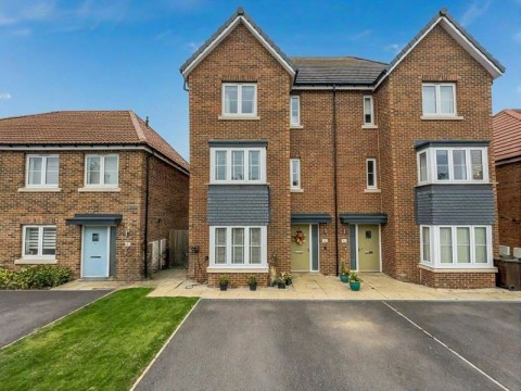 View Full Details for Fortress Close, Pontefract