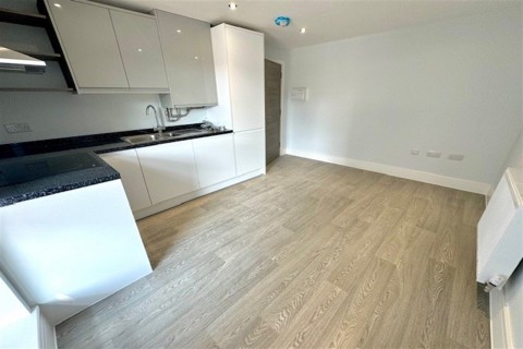 View Full Details for Clarendon Apartments, Canal Walk, Southampton, SO14