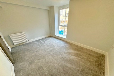 View Full Details for Clarendon Apartments, Canal Walk, Southampton, SO14