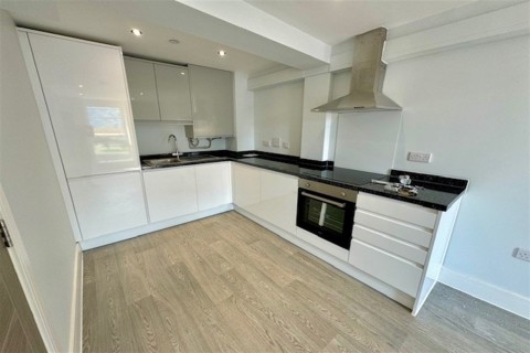 View Full Details for Clarendon Apartments, Canal Walk, Southampton, SO14