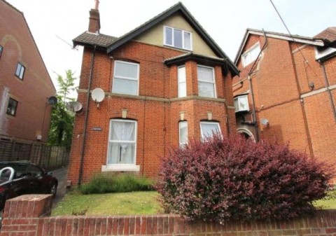 View Full Details for Court Road, Southampton, Hampshire, SO15