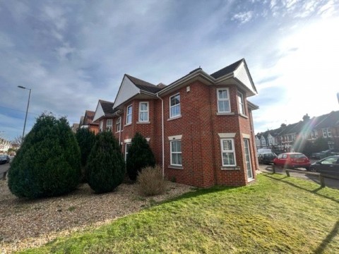 View Full Details for Howard Road, Southampton, Hampshire, SO15