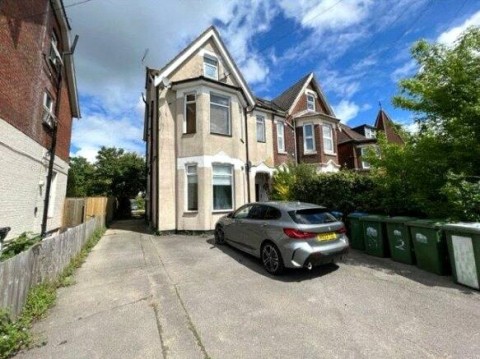 View Full Details for Landguard Road, Southampton, Hampshire, SO15