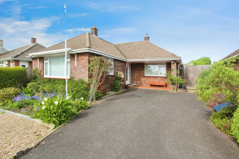 Lepe Road, Blackfield, Southampton, SO45 1YT