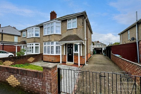 View Full Details for Stanton Road, Southampton, SO15